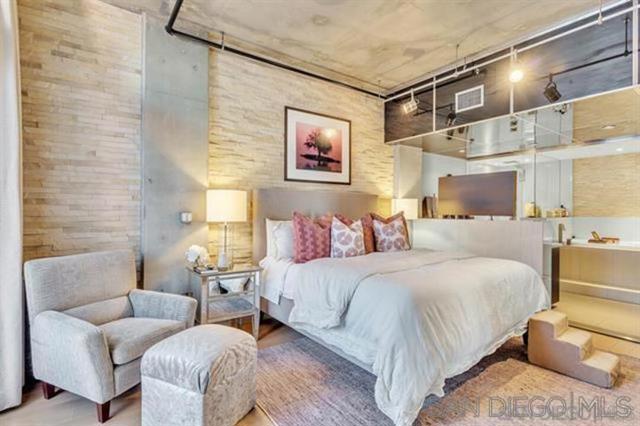 877 Island Ave, San Diego CA: https://media.crmls.org/mediaz/e7d47a77-bac3-4cfd-8276-d82bb4cfcd55.jpg