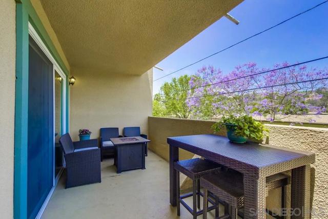 2609 Pico Pl, San Diego CA: https://media.crmls.org/mediaz/e7d4ce85-32f8-474e-b6bc-4352f1236257.jpg