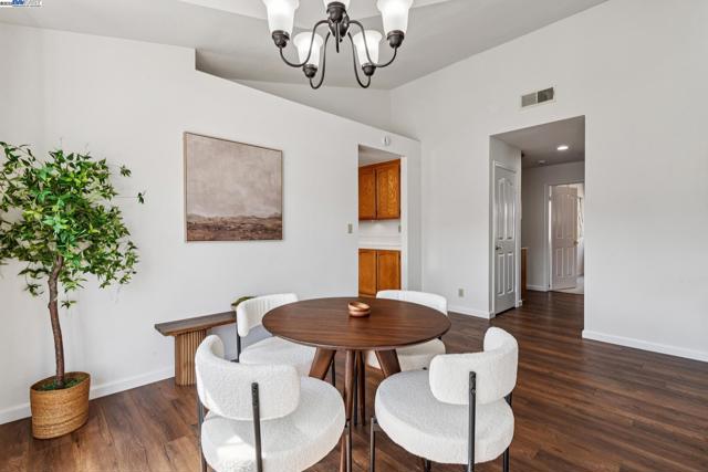 4415 Folsom Dr, Antioch CA: https://media.crmls.org/mediaz/e7d4e8da-8f6b-487e-8fcb-75679bce888c.jpg
