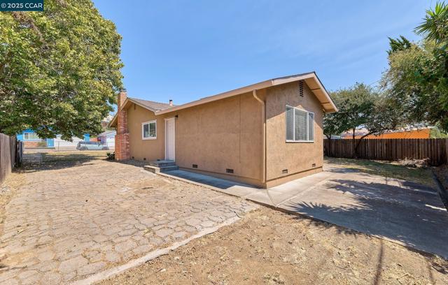 345 Swan Way, Vallejo CA: https://media.crmls.org/mediaz/e7d55ddf-6c3c-463a-a996-e0f8cfb94ff0.jpg