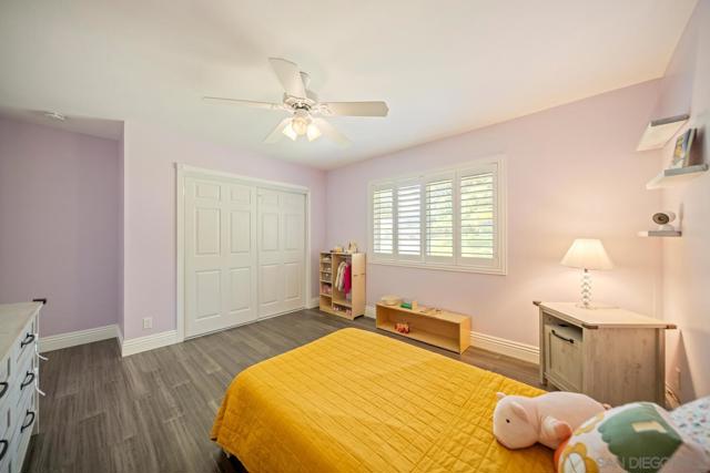 1654 Palomino Ln, Escondido CA: https://media.crmls.org/mediaz/e7d57cf7-0ab3-43f8-bce0-1e8afe7a9131.jpg
