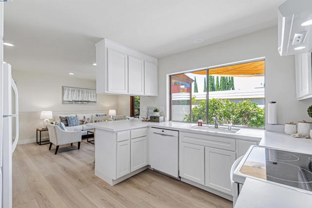 11 N Jim Elder Drive, Campbell CA: https://media.crmls.org/mediaz/e7d58dc9-c66d-4909-a0cd-2f271902afcb.jpg