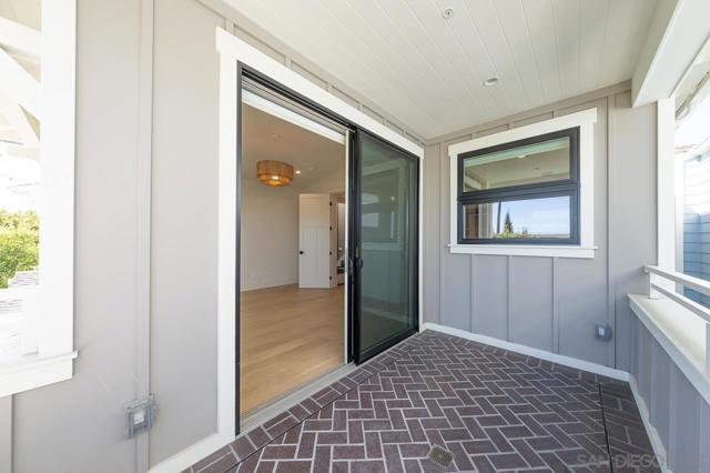 825 9th St., Coronado CA: https://media.crmls.org/mediaz/e7d61e08-b7ff-4320-a28a-7b3444e60c4d.jpg