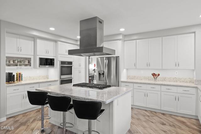 2106 Fox Den Court, Oxnard CA: https://media.crmls.org/mediaz/e7d692ae-b1e2-4ff7-b268-6ae8e9f2901e.jpg