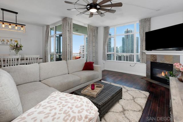850 Beech St., San Diego, California 92101, 2 Bedrooms Bedrooms, ,2 BathroomsBathrooms,Condominium,For Sale,Beech St.,250032424SD