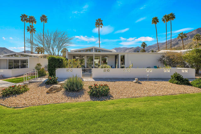 246 E Avenida Granada, Palm Springs, CA 92264