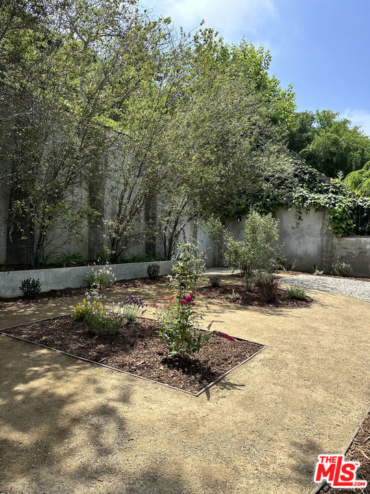 4188 Division Street, Los Angeles CA: https://media.crmls.org/mediaz/e7d7a504-a95e-4c0d-bf0e-241d127ccab9.jpg