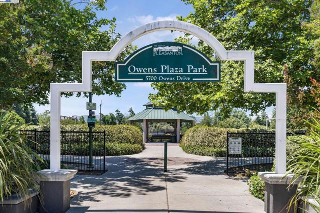 4119 Veneto Ct, Pleasanton CA: https://media.crmls.org/mediaz/e7d7e40f-d141-4ed8-984f-8a461a524355.jpg