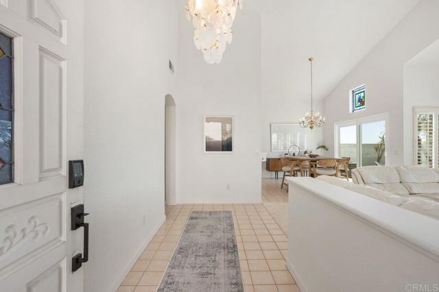 1265 Camino Lorado, San Marcos CA: https://media.crmls.org/mediaz/e7d84afc-9c49-490d-8bff-4c1b43c1b86a.jpg