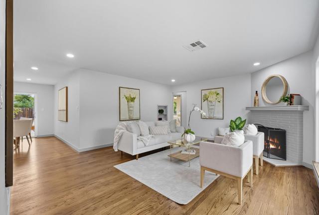 771 Sunshine Drive, Los Altos CA: https://media.crmls.org/mediaz/e7d86ffe-f06d-4b3c-a90f-bc9547404aa4.jpg