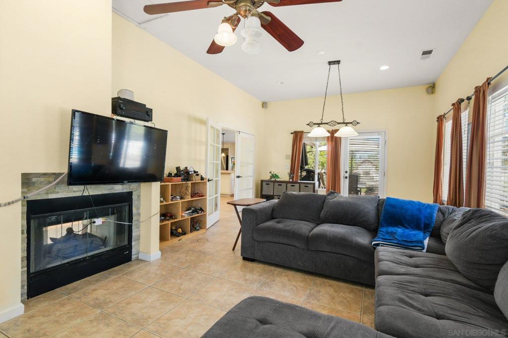 11762 Calle Vivienda - photo 13