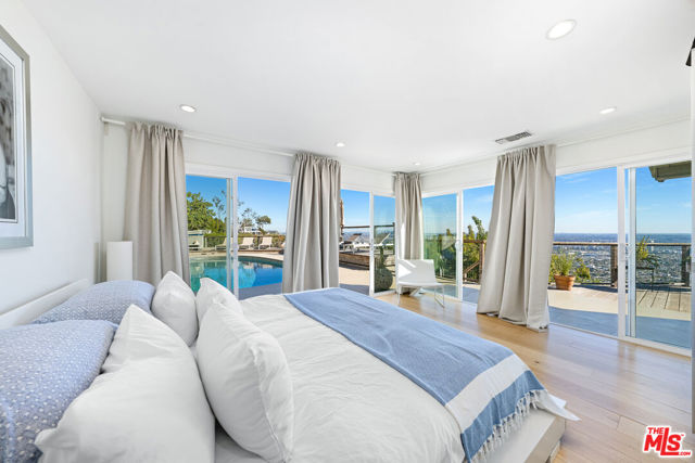 8494 Cole Crest Drive, Los Angeles CA: https://media.crmls.org/mediaz/e7d9ac03-4f81-4f59-8531-e79d2800564b.jpg