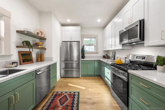 1203 N Normandie Ave, Los Angeles CA: https://media.crmls.org/mediaz/e7d9d057-9833-433a-a6d4-2ec561f6749b.jpg