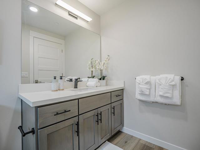 121 Aptos Village Way, Aptos CA: https://media.crmls.org/mediaz/e7d9e753-3625-44fc-a887-b2bc2989b6c9.jpg