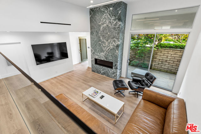 4801 La Villa Marina, Marina del Rey CA: https://media.crmls.org/mediaz/e7da652b-4df2-477b-82c2-d0b7a15c4035.jpg