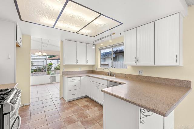 Detail Gallery Image 10 of 26 For 254 Saguaro Place, Oceanside,  CA 92057 - 3 Beds | 2 Baths