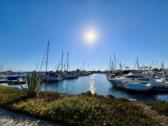 2901 Peninsula Road, Oxnard CA: https://media.crmls.org/mediaz/e7daf719-938d-4465-b1e2-9d9ed0649a5b.jpg