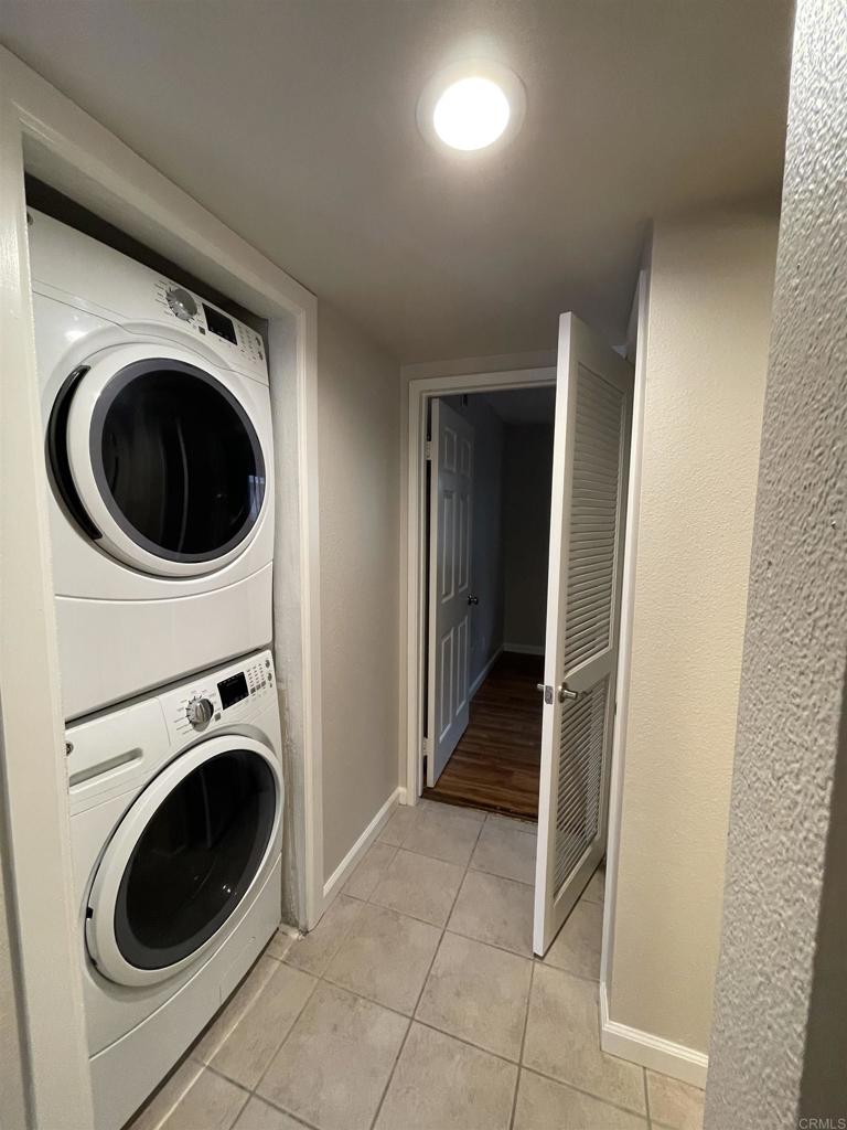 https://media.crmls.org/mediaz/e7daf7aa-c7fa-4221-a4ff-49e96e4cb005.jpg?preset=X-Large
