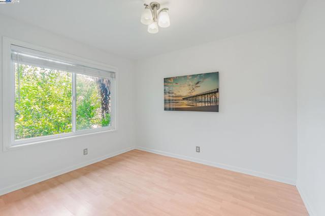208 Siskiyou Ct, Walnut Creek CA: https://media.crmls.org/mediaz/e7db45d8-45d4-45db-b72b-697245abeb91.jpg