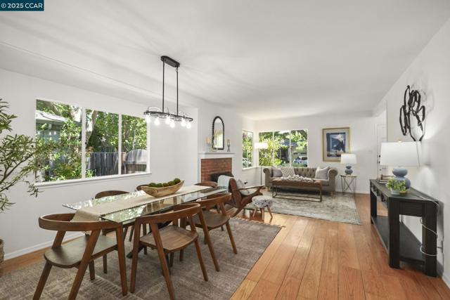 71 Maple Ln, Walnut Creek CA: https://media.crmls.org/mediaz/e7dbcdc2-165d-4750-ae2a-bd1ed6849d97.jpg