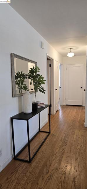 1142 Oakwood Ave, Vallejo CA: https://media.crmls.org/mediaz/e7dc51be-9af4-4001-9d96-63e8b13f35a1.jpg