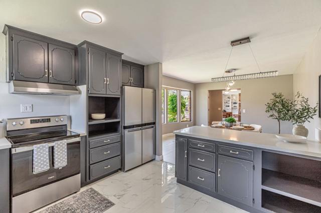 445 Marks Drive, Hollister CA: https://media.crmls.org/mediaz/e7dd1398-dd75-4e75-a4cf-61f4dadddbdf.jpg