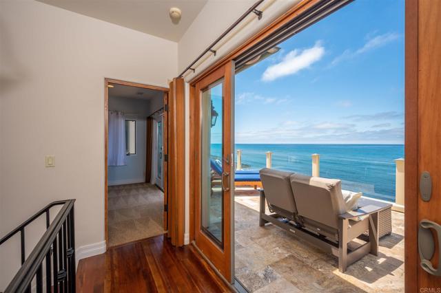 Detail Gallery Image 17 of 36 For 5556 Calumet Ave, La Jolla,  CA 92037 - 3 Beds | 3/1 Baths
