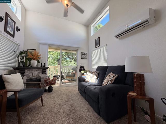 16711 Marsh Creek Rd, Clayton CA: https://media.crmls.org/mediaz/e7dd56a3-8563-406b-9686-89c7ddaf1740.jpg