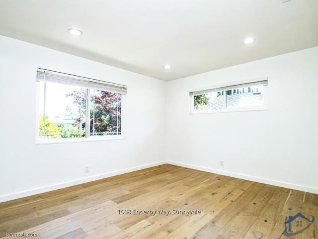 1038 Enderby Way, Sunnyvale CA: https://media.crmls.org/mediaz/e7dd828a-5e2e-46ea-832a-c6771f728f39.jpg