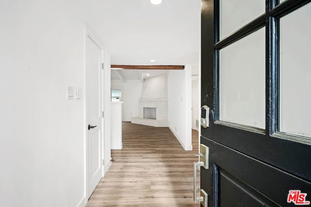 5614 Ponce Avenue, Woodland Hills CA: https://media.crmls.org/mediaz/e7ddc1eb-9afc-439f-bf80-21e34ac87083.jpg