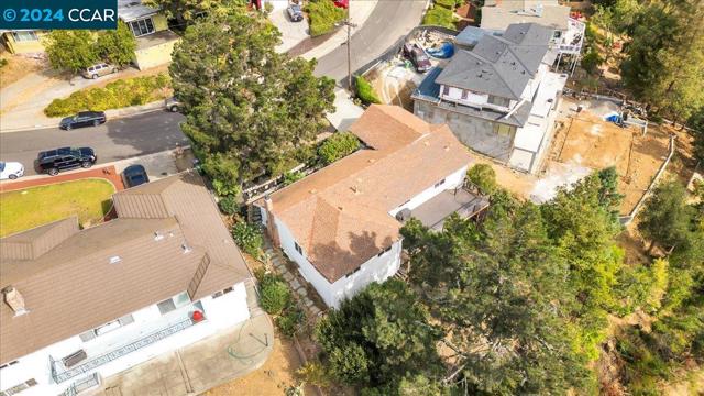 175 Sequoyah View Drive, Oakland, California 94605, 3 Bedrooms Bedrooms, ,2 BathroomsBathrooms,Single Family Residence,For Sale,Sequoyah View Drive,41056094