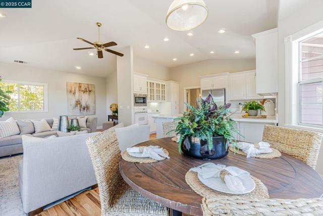 631 La Vista Rd, Walnut Creek CA: https://media.crmls.org/mediaz/e7ddde2e-d264-4a2e-b159-796298208fed.jpg