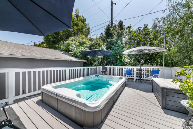 331 N Avon Street, Burbank CA: https://media.crmls.org/mediaz/e7dde3d9-263b-4bc6-9614-3e812e6c7024.jpg