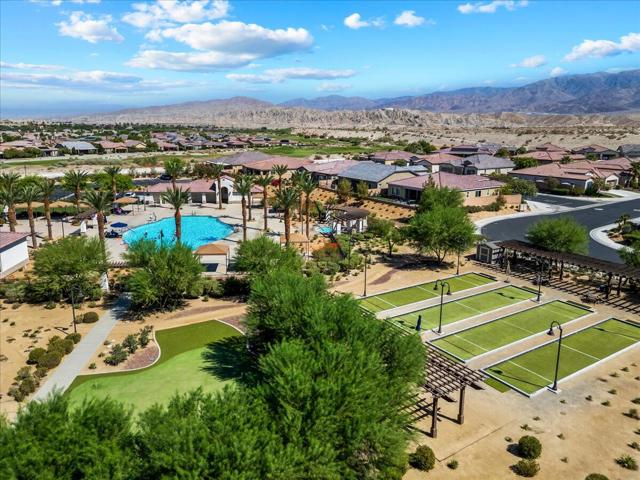 42940 Ascona Lane, Indio CA: https://media.crmls.org/mediaz/e7de1f28-6581-4749-a7f8-9149032937fd.jpg