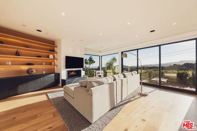 Drew Fenton | 1235 N Kenter Avenue Los Angeles CA | MLS: 7439365