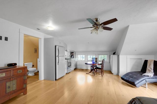 385 Miramar Drive, Half Moon Bay CA: https://media.crmls.org/mediaz/e7dea440-3b41-4734-adb6-eec84c668115.jpg