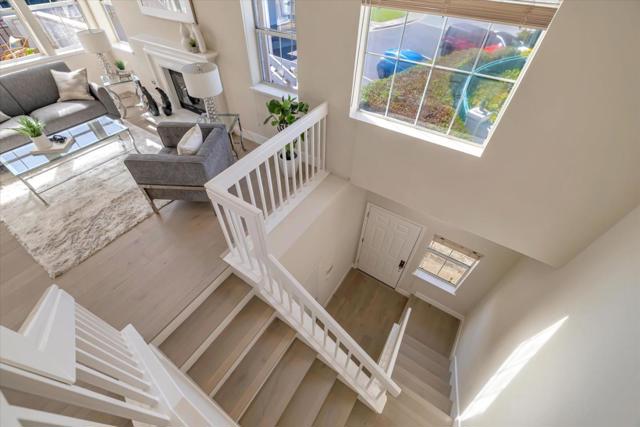 585 Shoal Circle,  CA: https://media.crmls.org/mediaz/e7dea802-af4e-4a38-8701-e904989e1470.jpg