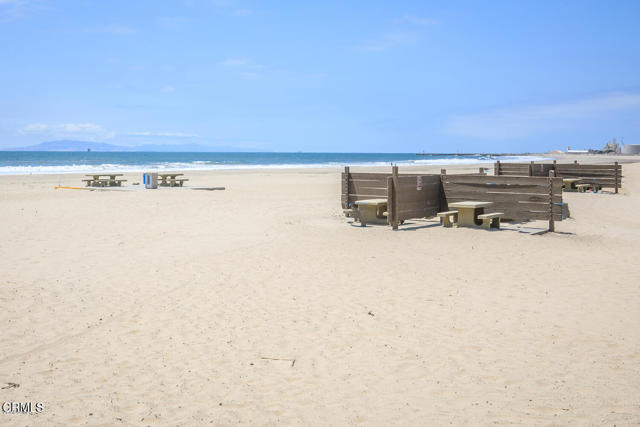 784 Seawind Way, Port Hueneme CA: https://media.crmls.org/mediaz/e7dea8ba-d164-42cd-8a70-5b26ad72b549.jpg