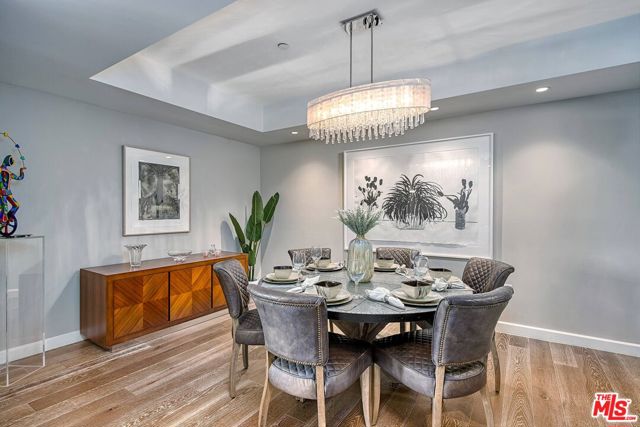 Drew Fenton | 441 S Barrington Avenue Los Angeles CA | MLS: 7091568
