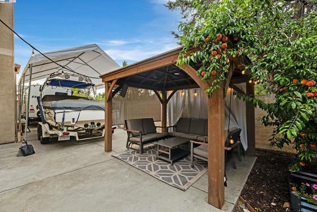 1787 Maralisa Lane, Livermore CA: https://media.crmls.org/mediaz/e7dfbbcd-160a-426a-bdb2-95f3a7071e83.jpg