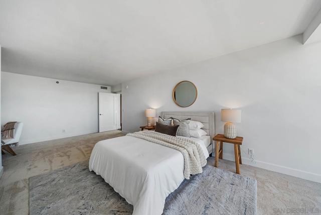 1810 Avenida Del Mundo, Coronado CA: https://media.crmls.org/mediaz/e7dfc1e5-6334-485e-bf9c-b45478fdded7.jpg
