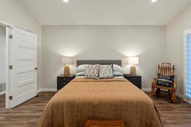 1736 Hill Top Lane, Encinitas CA: https://media.crmls.org/mediaz/e7e16c40-6864-47d0-a85f-90907e9a072e.jpg