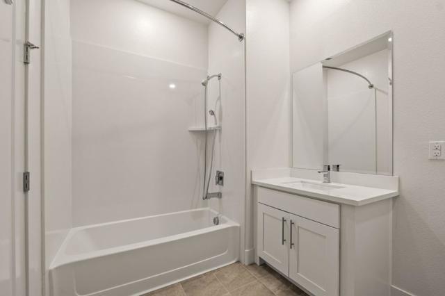 718 Eppleton Lane, Foster City CA: https://media.crmls.org/mediaz/e7e176fa-b274-4687-933f-7ecfcd3d4f9c.jpg