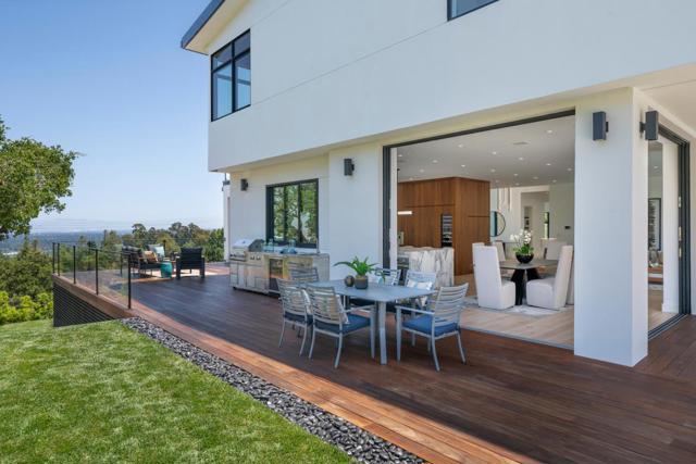 3964 Jefferson Avenue, Redwood City CA: https://media.crmls.org/mediaz/e7e18e2d-c5f5-4625-8d35-9baceb5341f8.jpg