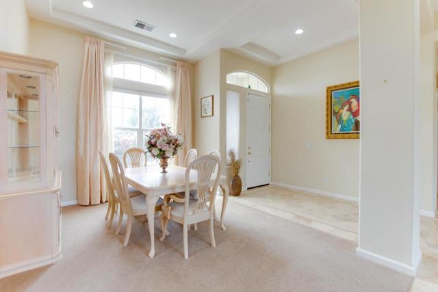 334 Paseo Gularte, San Juan Bautista CA: https://media.crmls.org/mediaz/e7e1b002-b69b-4832-884a-02321122e09c.jpg