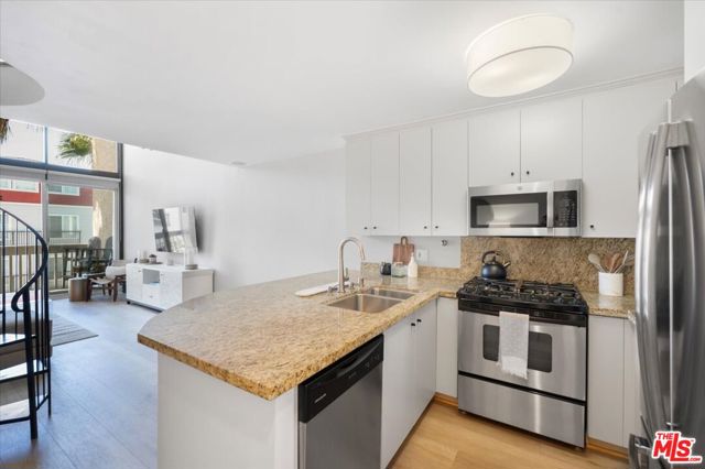 22 Navy Street, 303 photo 8