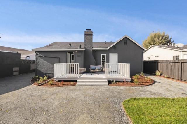 2352 Menalto Avenue, East Palo Alto CA: https://media.crmls.org/mediaz/e7e2a127-a7c4-4439-8126-b7e693793457.jpg