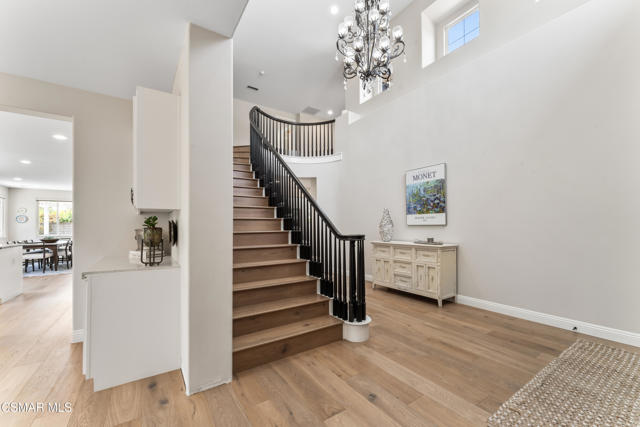 4543 Silverbell Circle, Moorpark CA: https://media.crmls.org/mediaz/e7e2d846-db87-446d-b4a8-f55291a7475a.jpg