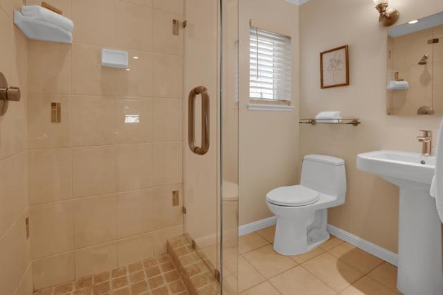 1070 Mercedes Avenue, Los Altos CA: https://media.crmls.org/mediaz/e7e33565-3430-4e96-bf38-f397f2575b2e.jpg