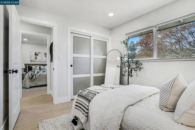 1053 Arkell Rd, Walnut Creek CA: https://media.crmls.org/mediaz/e7e3e7a0-fe1c-4386-a746-e004e9c6fcbf.jpg